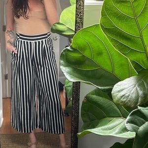 H&M black and white stripes flowly pants